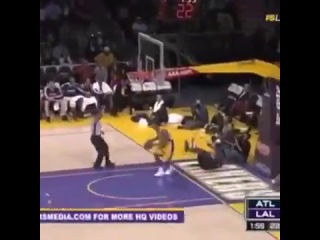 shannon brown s nasty block and the priceless lakers reaction (vine)