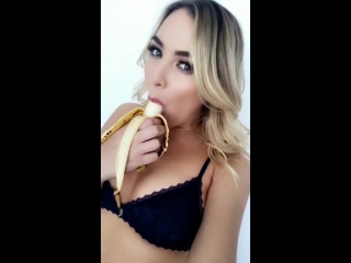 blair williams banana deepthroat porn model star big tits big ass